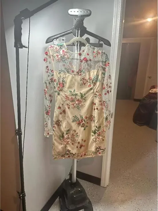 Endless Rose Floral Embroidered Mini Dress – Size Medium (NWT) - Picture 3 of 4